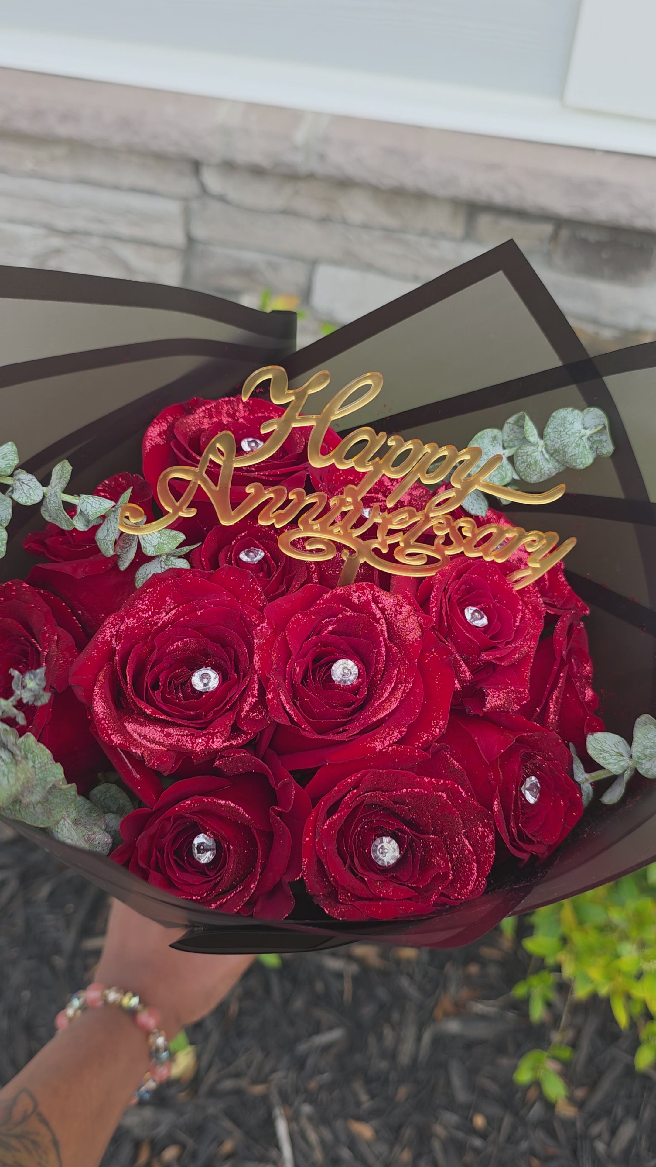 "Happy Anniversary" Rose Bouquet