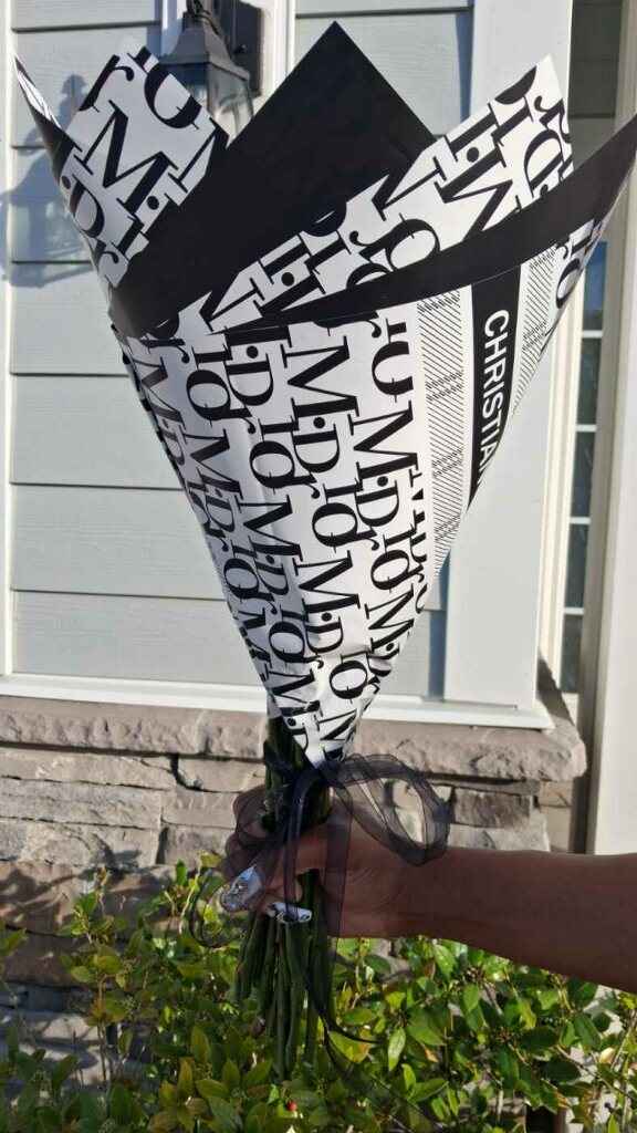 "Diorrr Black" Rose Bouquet