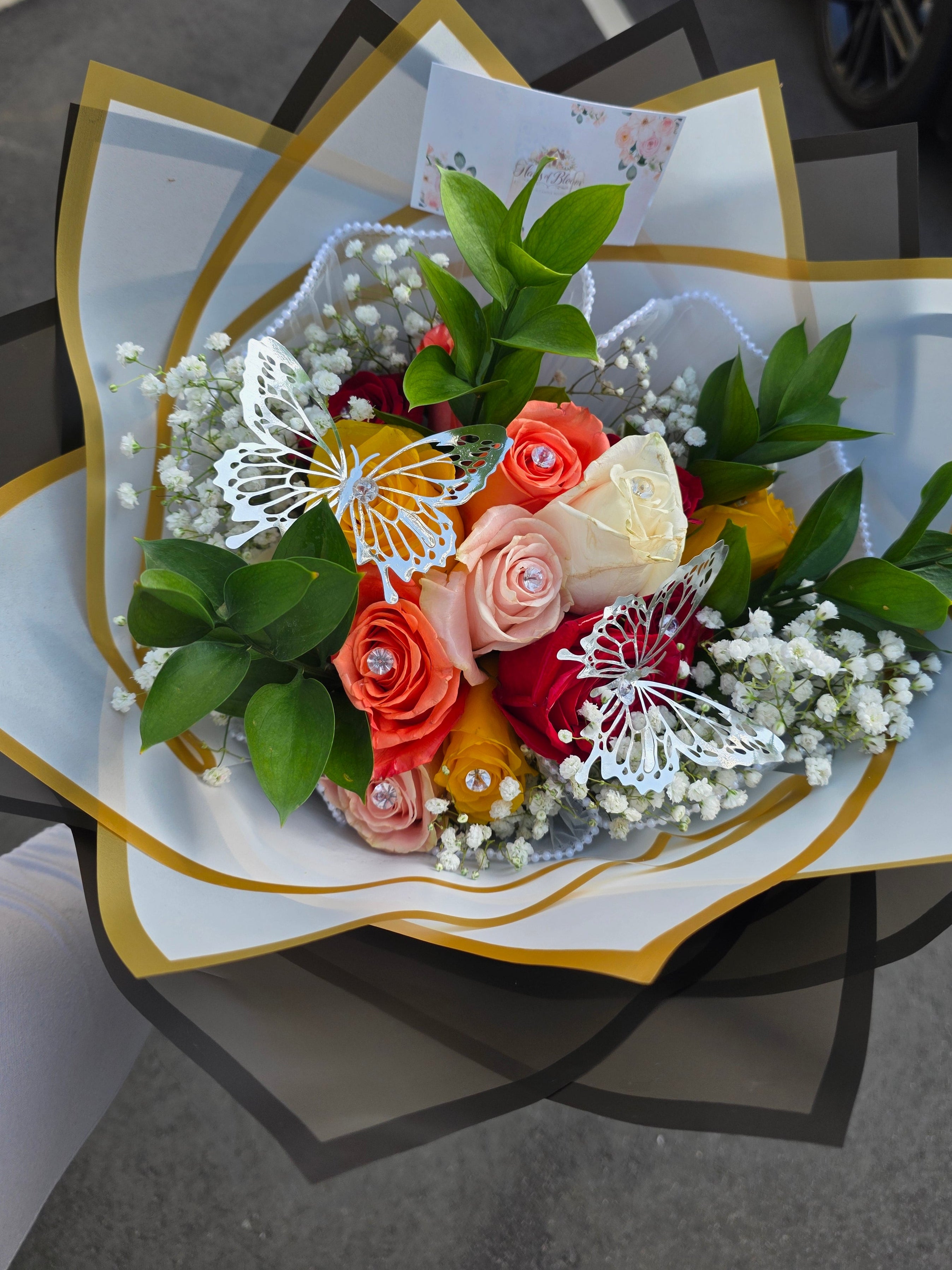 "Bloom Luxe" Mixed Roses